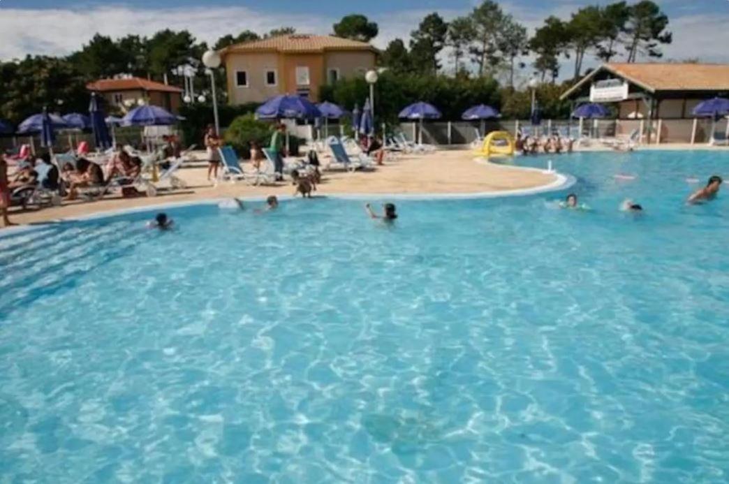 Maisonnette 5 Personnes Dans Residence Avec Piscine Сустон Екстер'єр фото